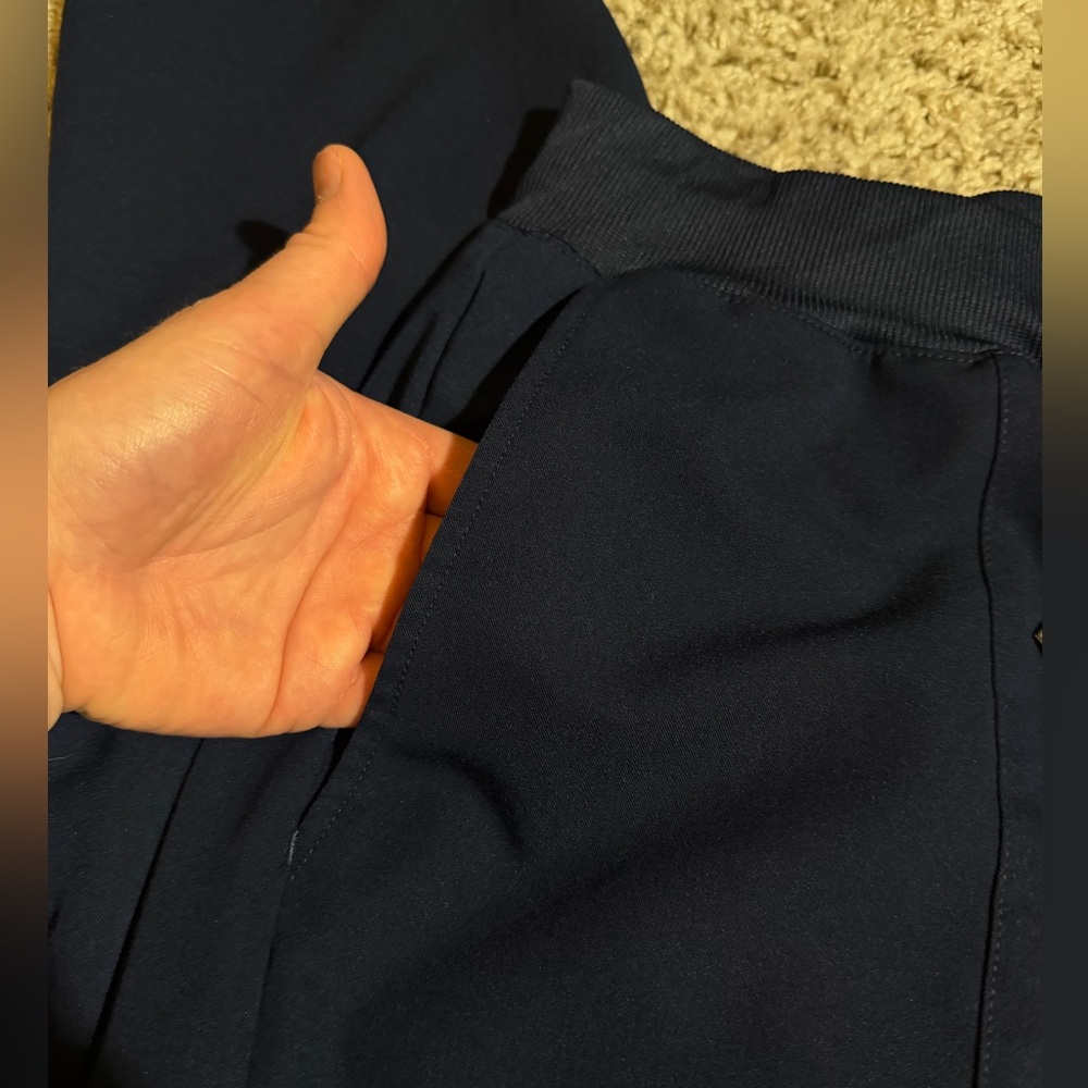 Women’s Fabletics Scrub Pants - Picture 5 of 5
